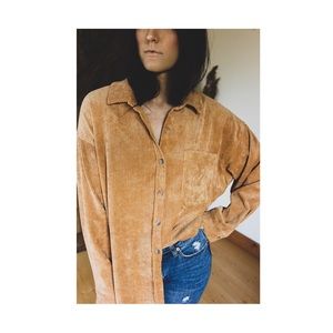 KAMRYN CORDUROY BUTTON DOWN POCKET TOP - CAMEL